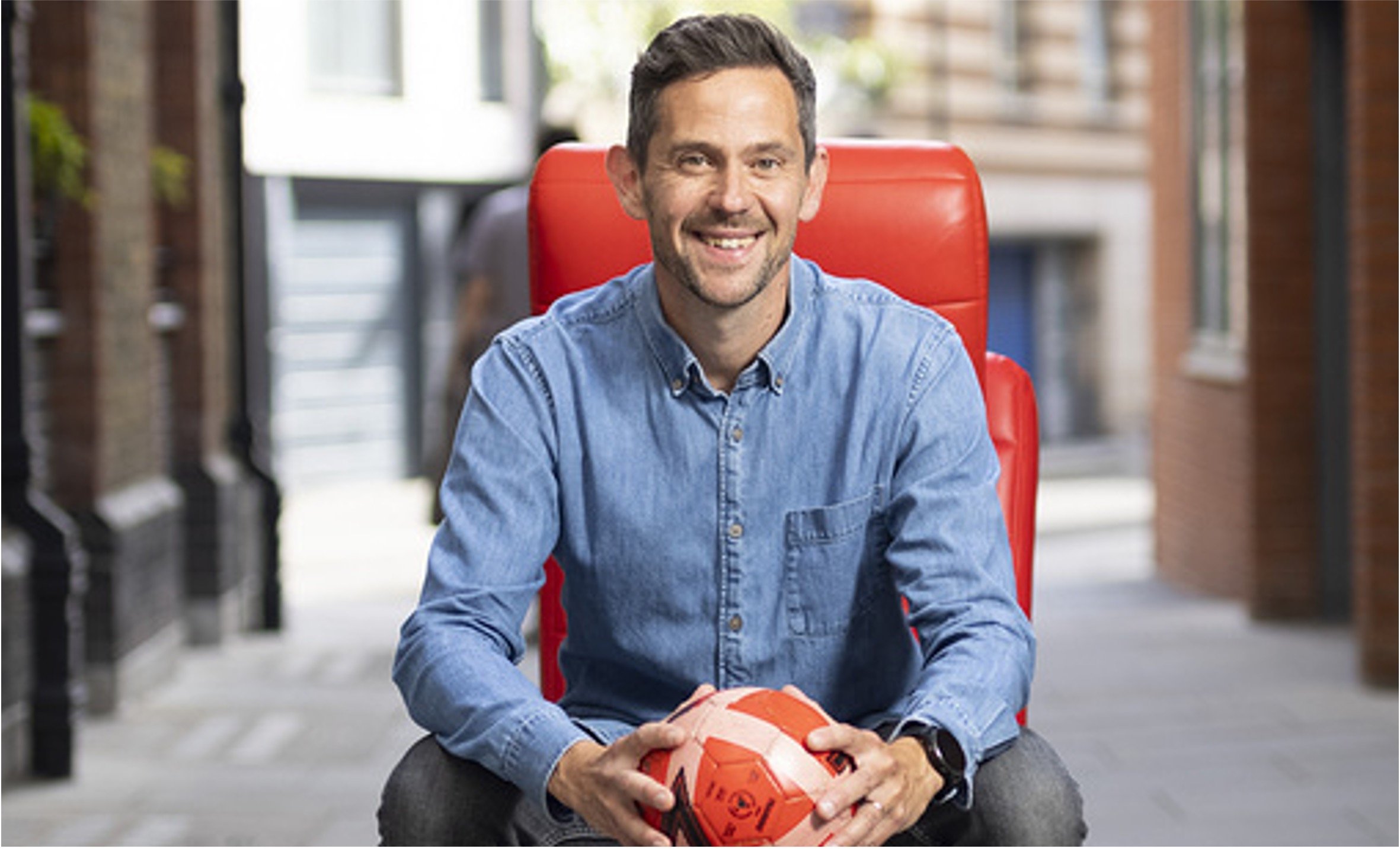 Jonathan_Postans_RedChair-1